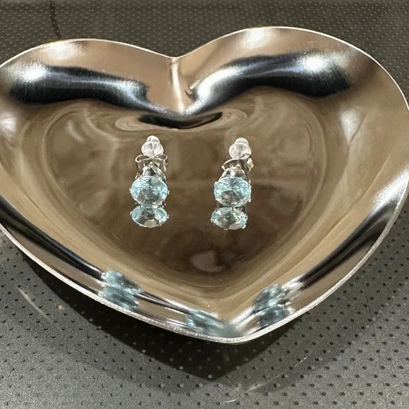 Aquamarine CZ 18k white gold plated stud earrings. New. - Picture 3 of 15